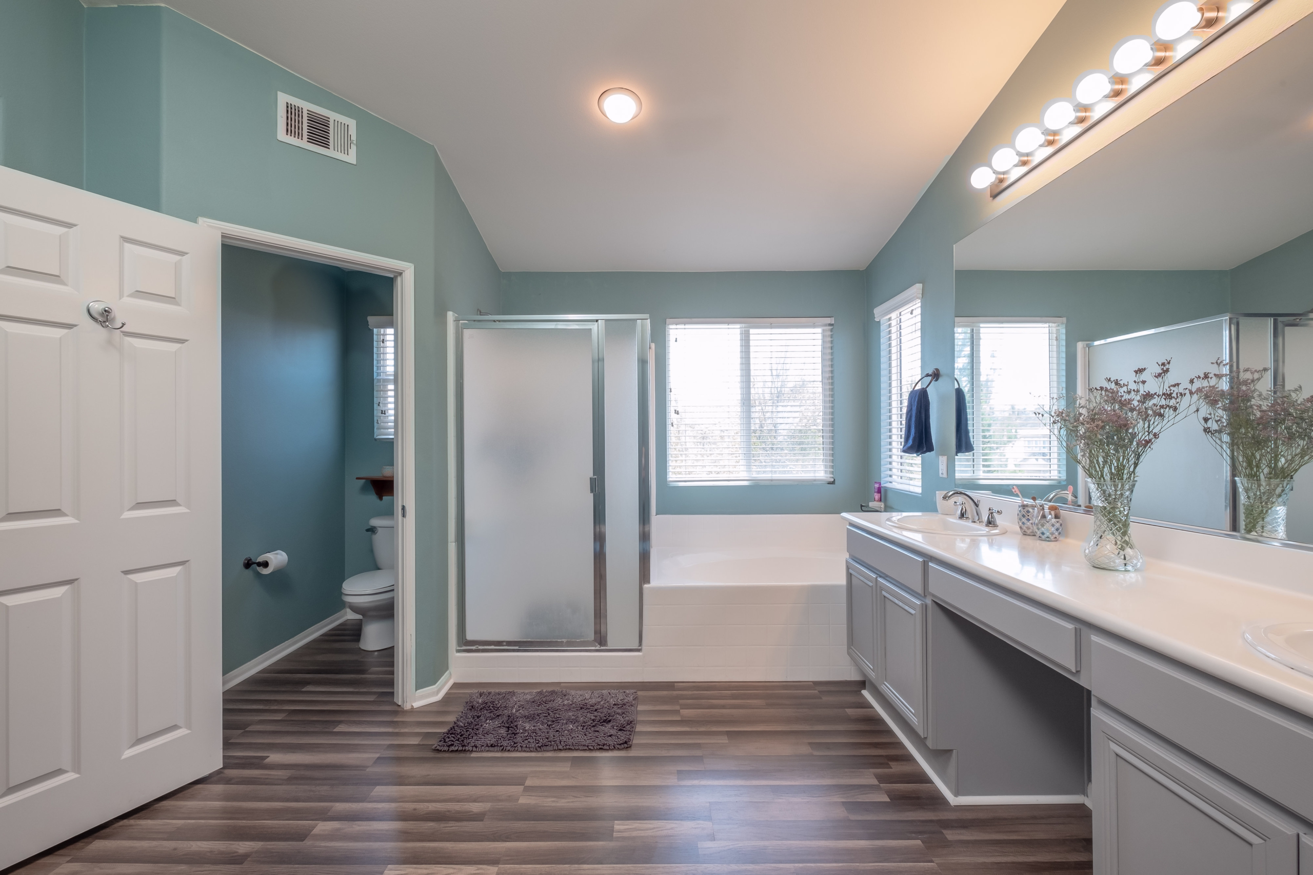 Beautiful cul-de-sac Pool Home