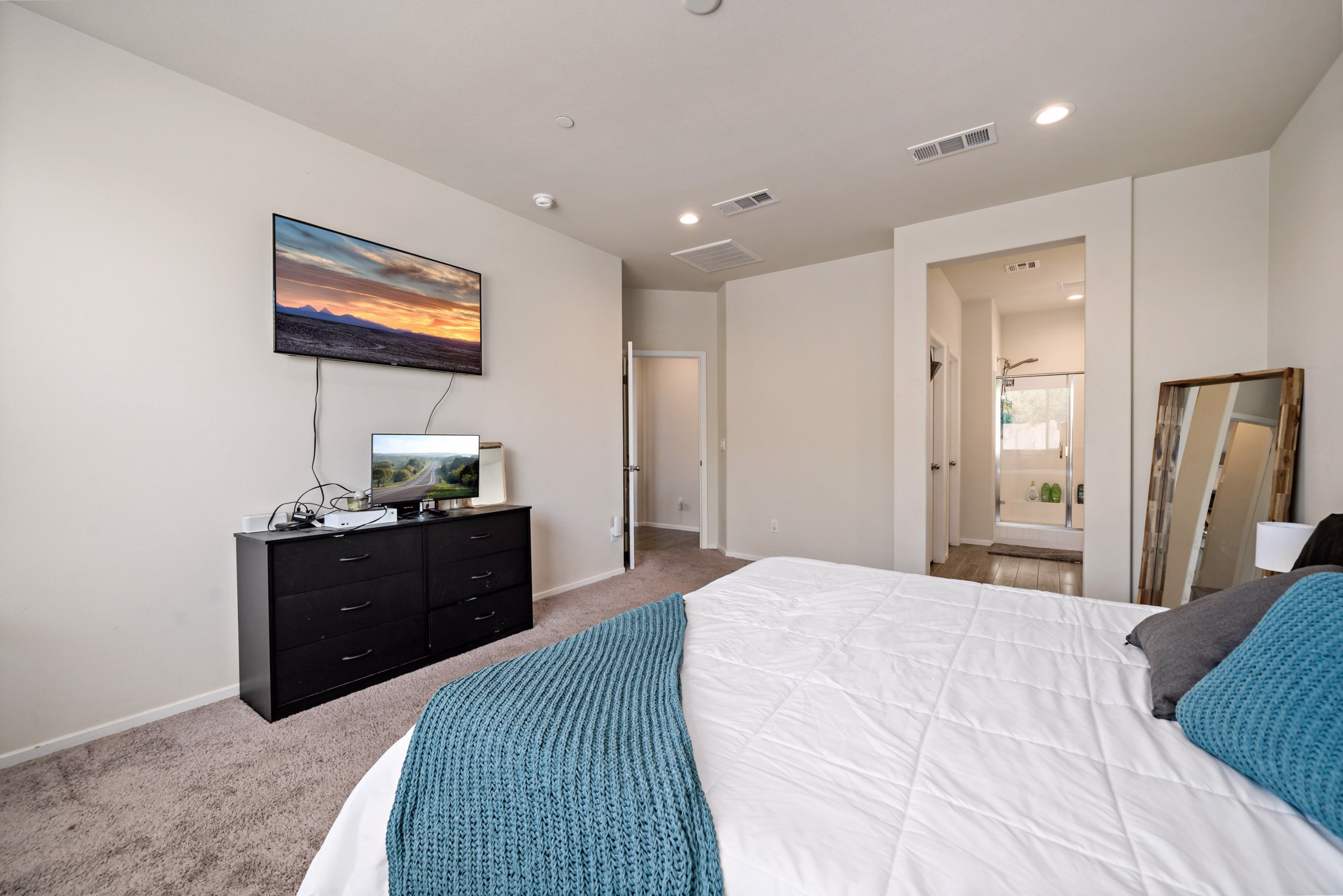 Newer Pulte-Built Single Story