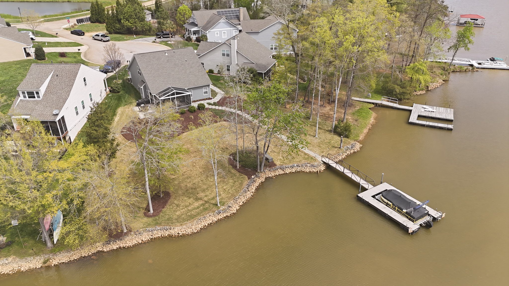 Breathtaking Waterfront Retreat at Edgewater