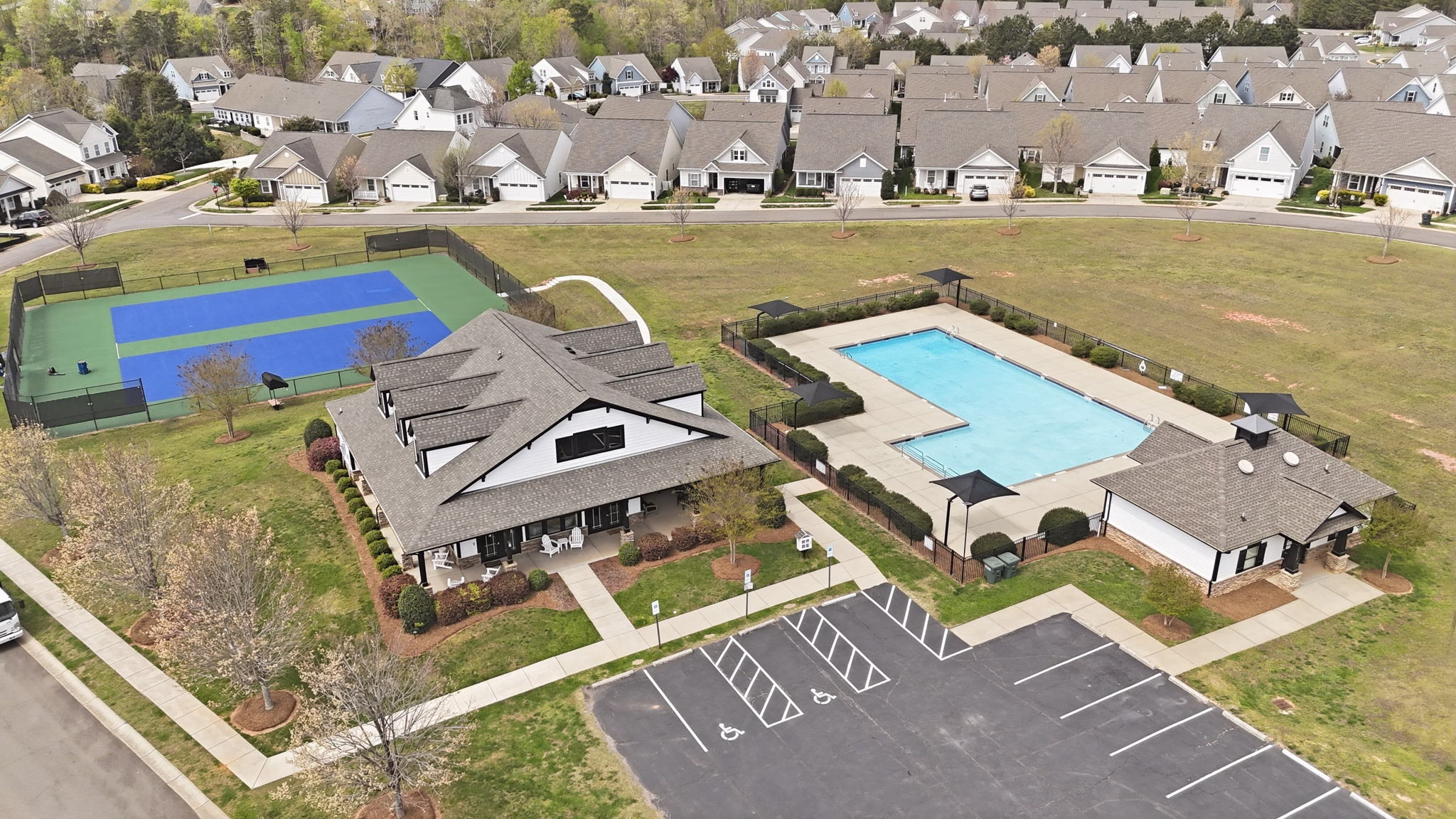 Breathtaking Waterfront Retreat at Edgewater